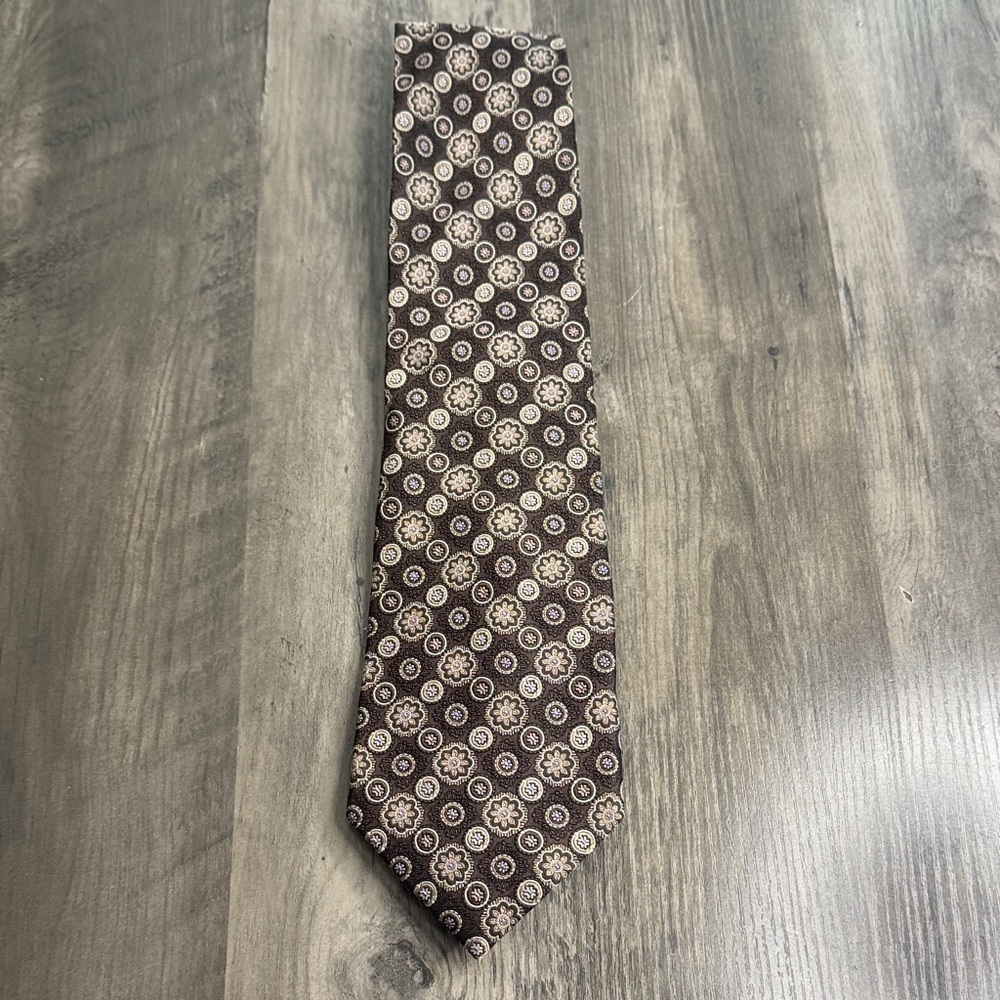 Metropolitan View Brown and Cream Floral 100% Silk Tie